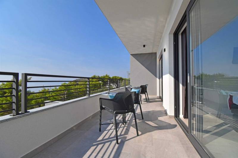 Villa Novella with Heated Pool Makarska