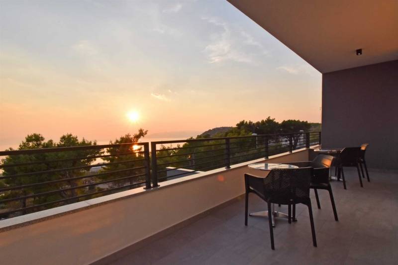 Villa Novella with Heated Pool Makarska