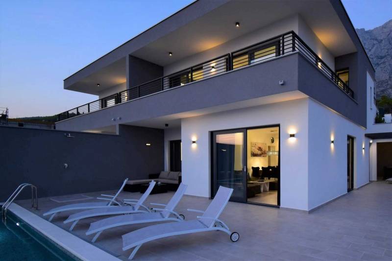 Villa Novella with Heated Pool Makarska
