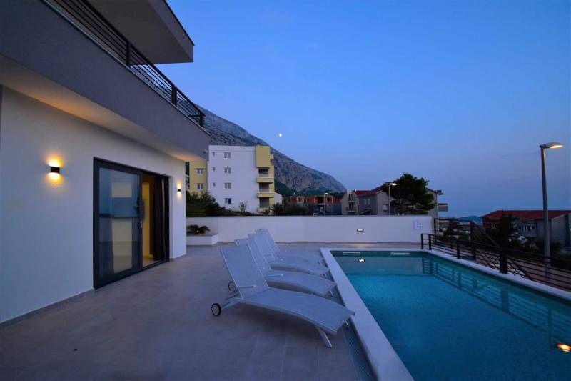 Villa Novella with Heated Pool Makarska