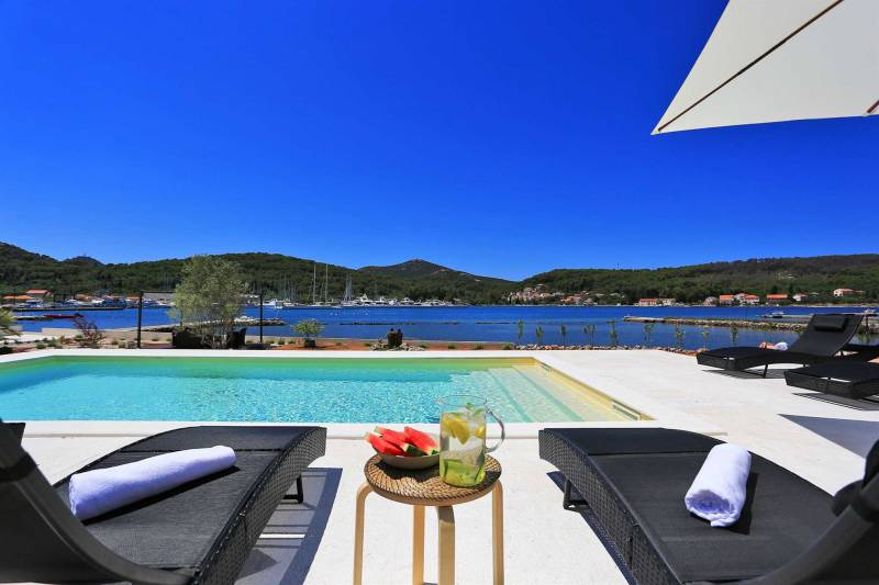Holiday Home Solis with Pool Ugljan