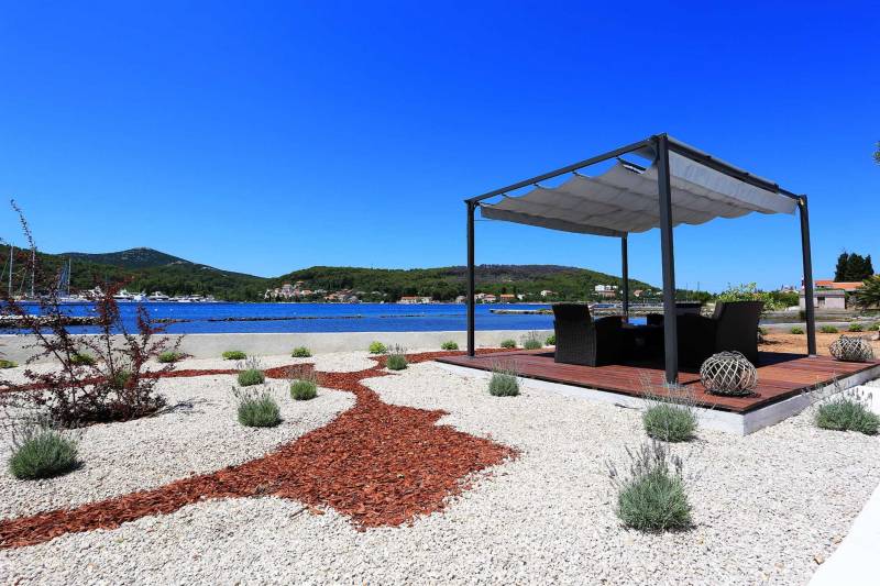 Holiday Home Solis with Pool Ugljan