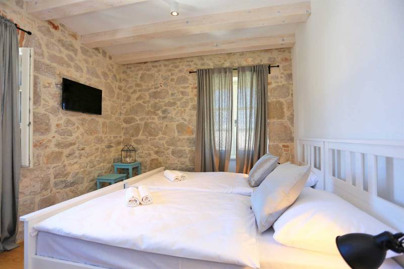 Holiday Home Solis with Pool Ugljan