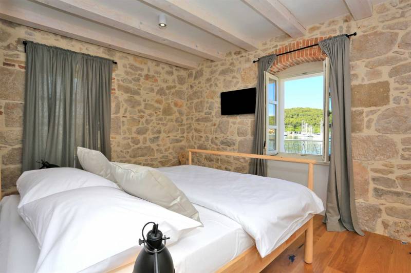 Holiday Home Solis with Pool Ugljan