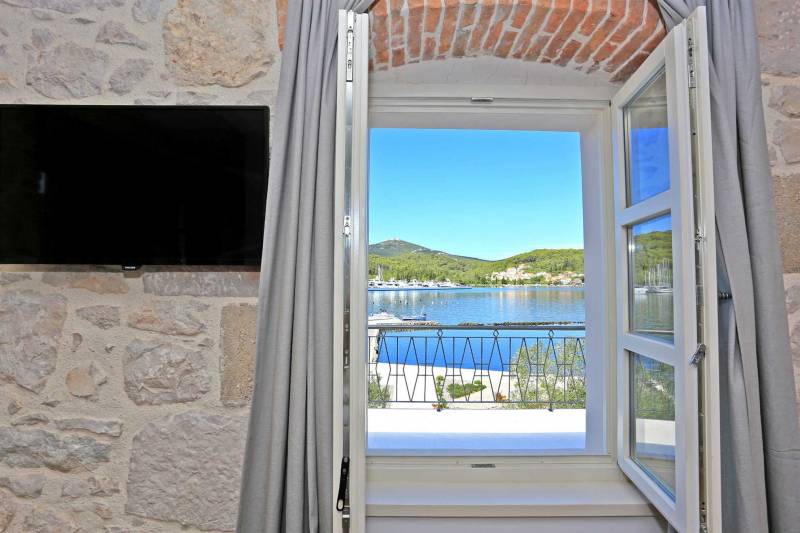 Holiday Home Solis with Pool Ugljan