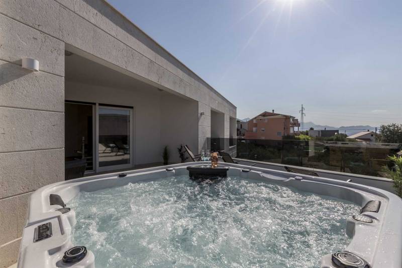 Villa Storia with Pool Split