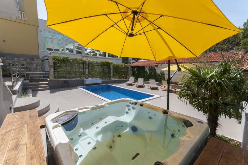 Villa Sea Fairy with Pool Makarska