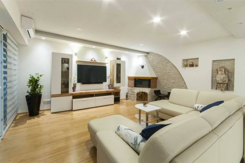 Villa Sea Fairy with Pool Makarska