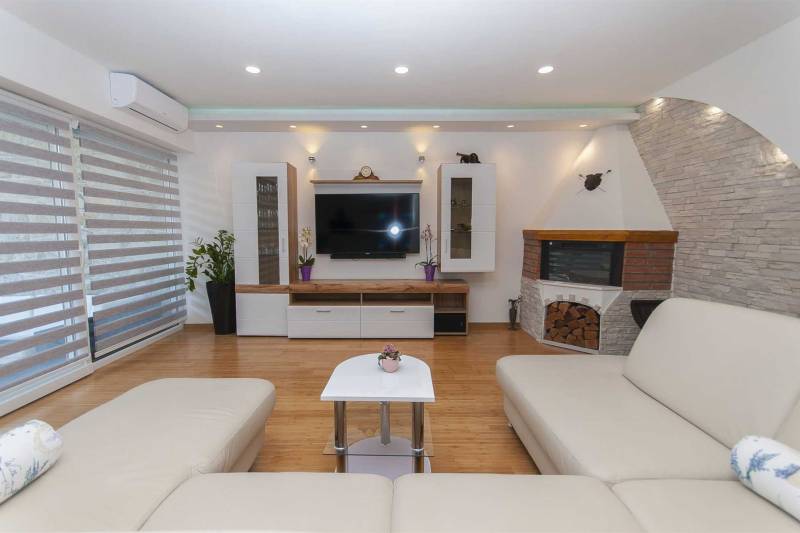Villa Sea Fairy with Pool Makarska