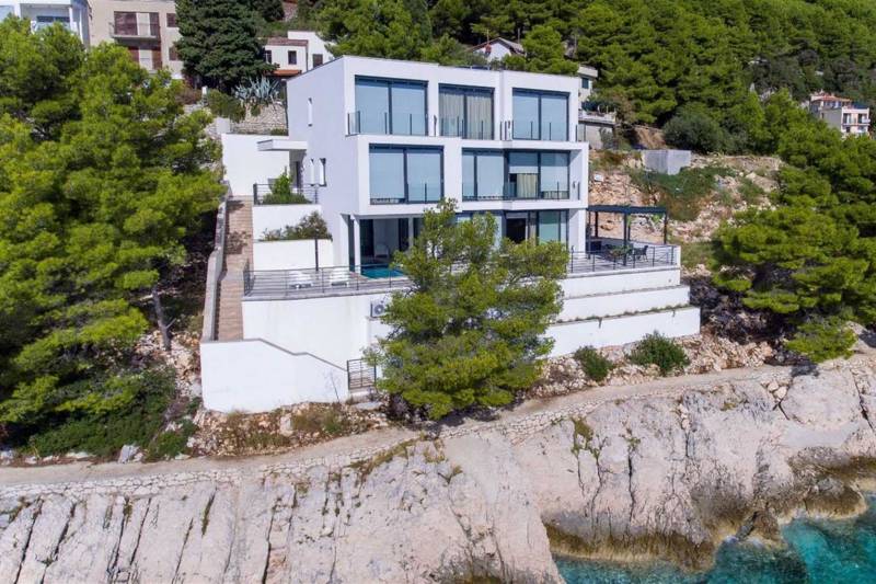 Beachfront Villa Costabella with Pool Makarska