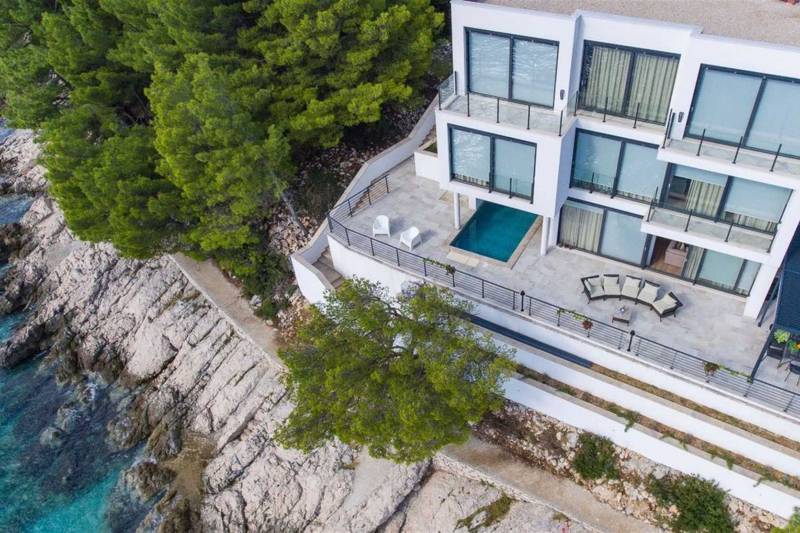 Beachfront Villa Costabella with Pool Makarska