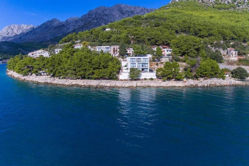 Beachfront Villa Costabella with Pool Makarska