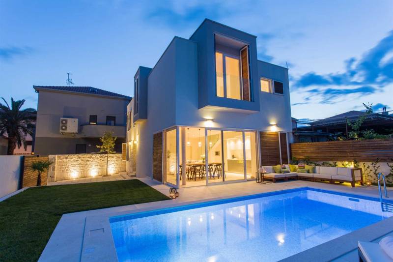 Villa La Idea with Heated Pool Trogir
