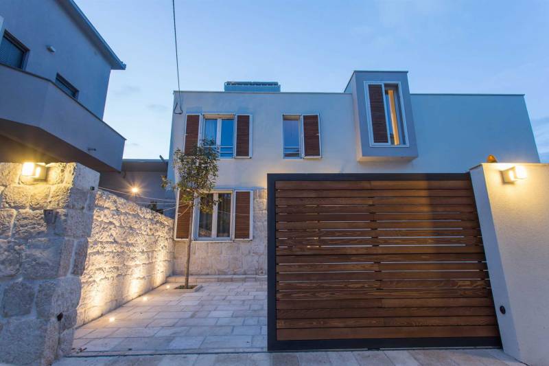 Villa La Idea with Heated Pool Trogir