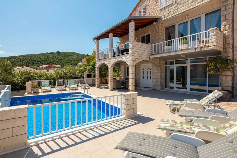 Villa Sea Ray with Pool Korčula