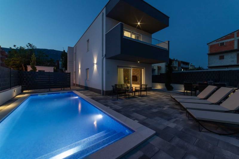 Villa Avanna mit beheiztem Pool Trogir