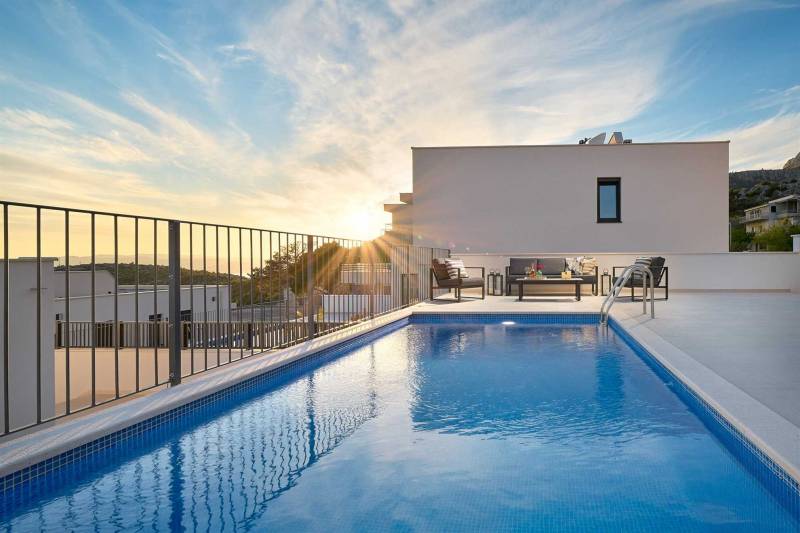 Villa Maxima with Heated Pool for Rent in Makarska