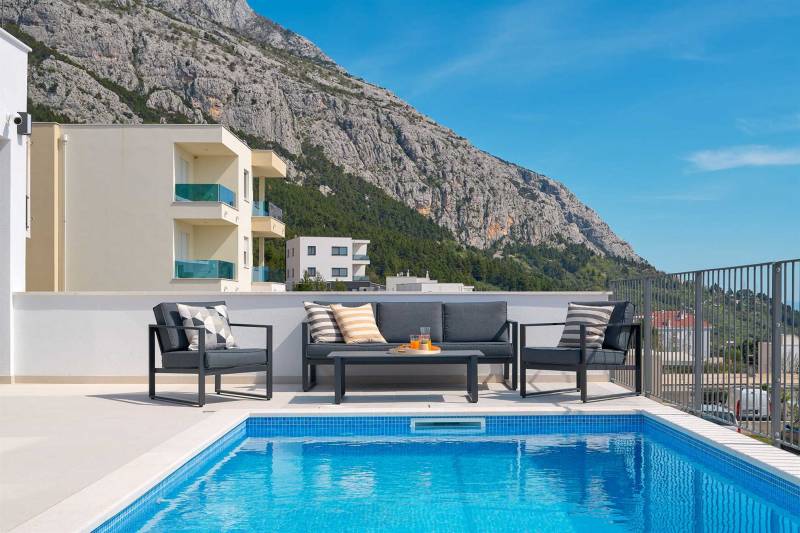 Villa Maxima with Heated Pool Makarska
