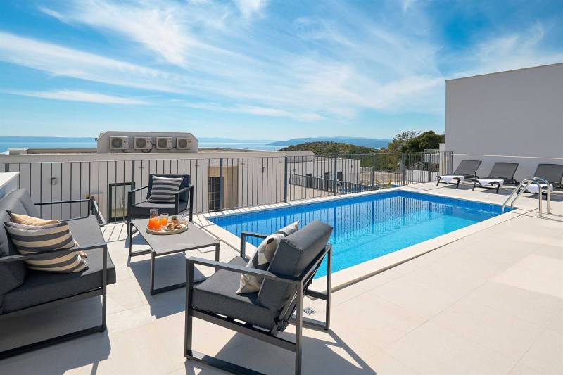 Villa Maxima with Heated Pool Makarska