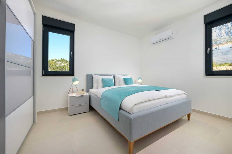Villa Maxima with Heated Pool Makarska