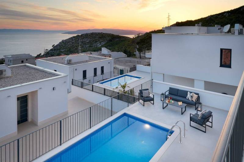 Villa Maxima with Heated Pool Makarska