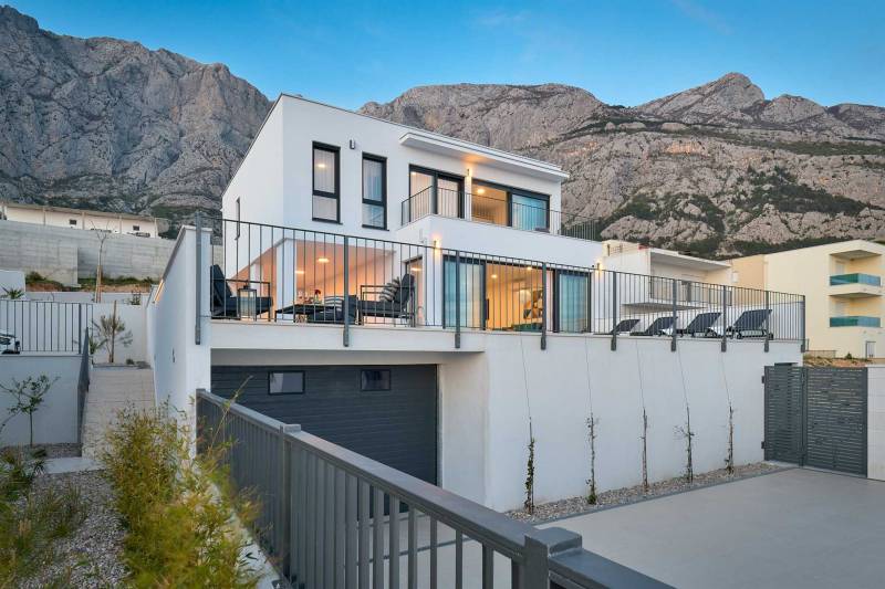Villa Maxima with Heated Pool Makarska