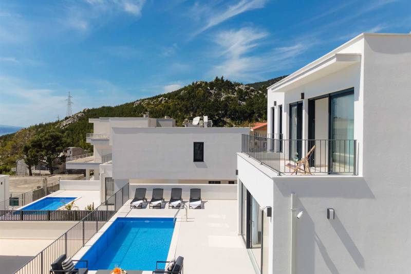 Villa Maxima with Heated Pool Makarska