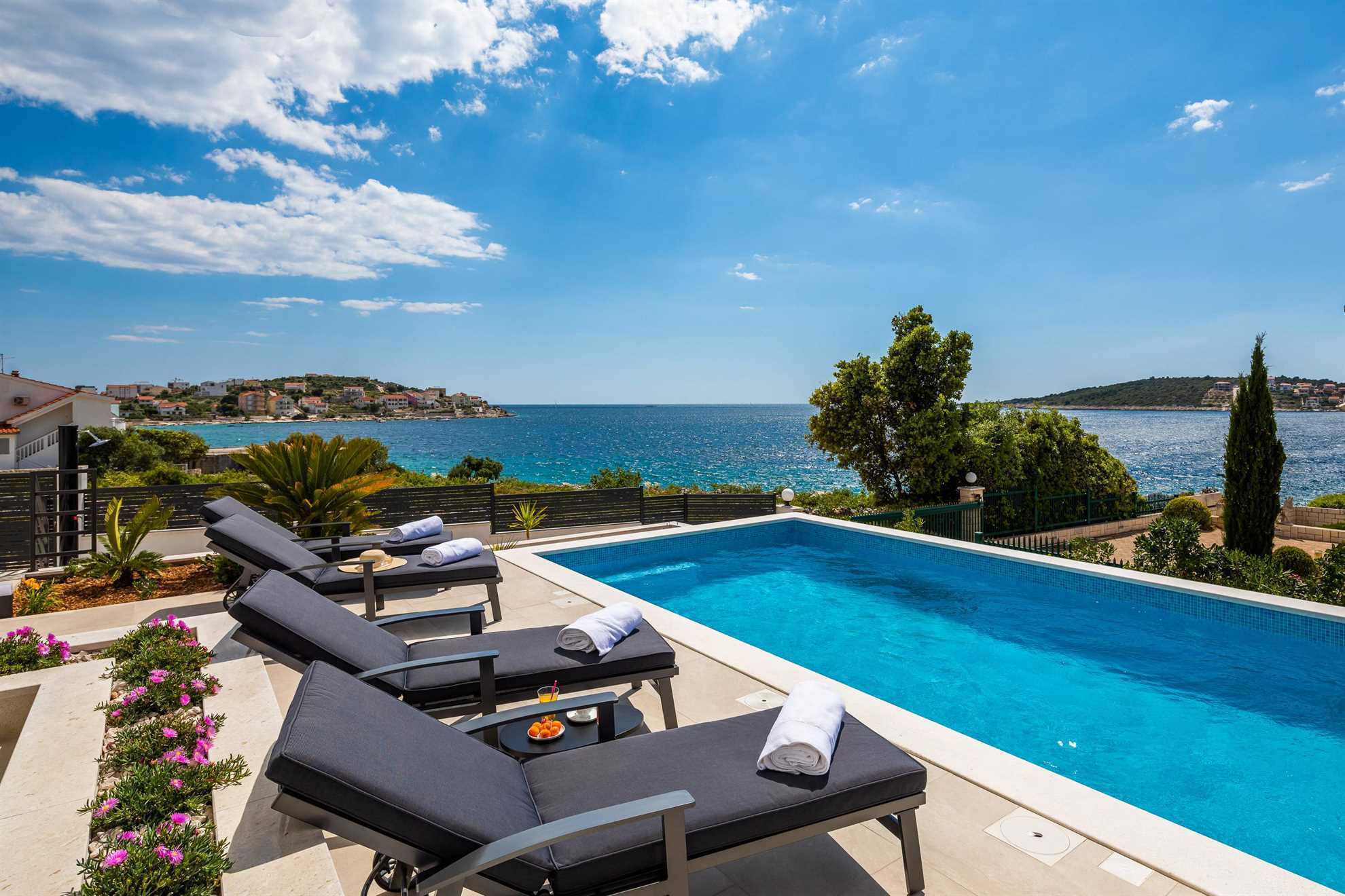 Luxury Villa Tempera with Pool