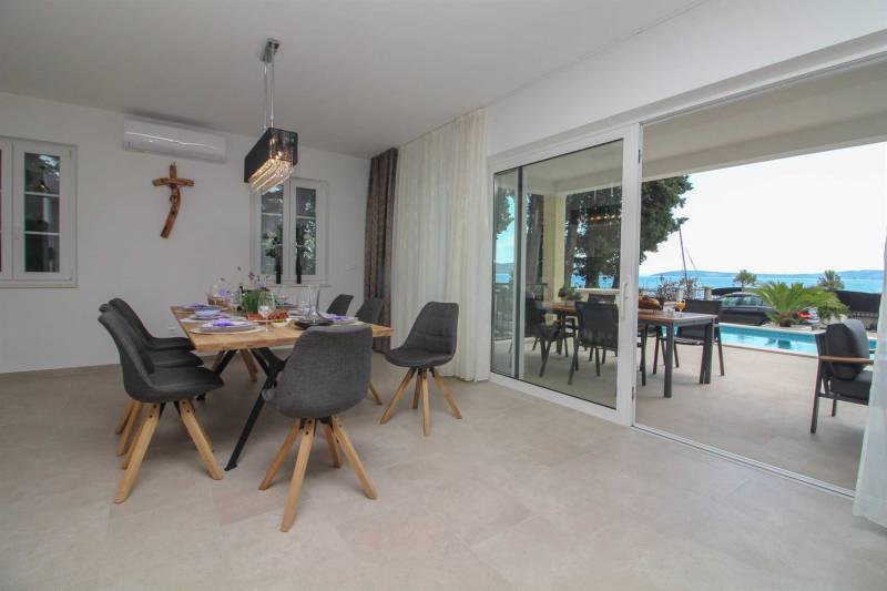Beachfront Villa Sea Mystery with Pool Split