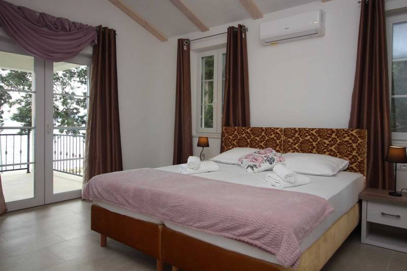 Beachfront Villa Sea Mystery with Pool Split