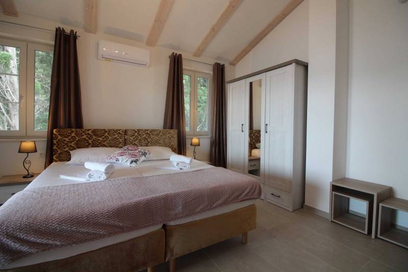 Beachfront Villa Sea Mystery with Pool Split