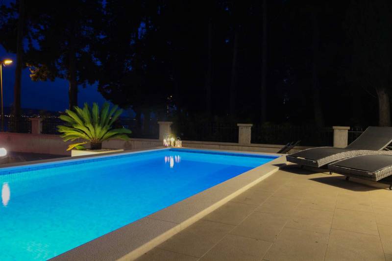 Beachfront Villa Sea Mystery with Pool Split