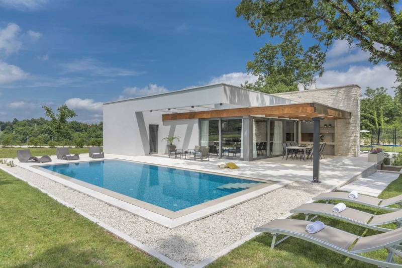 Villa Astera with Heated Pool Pazin