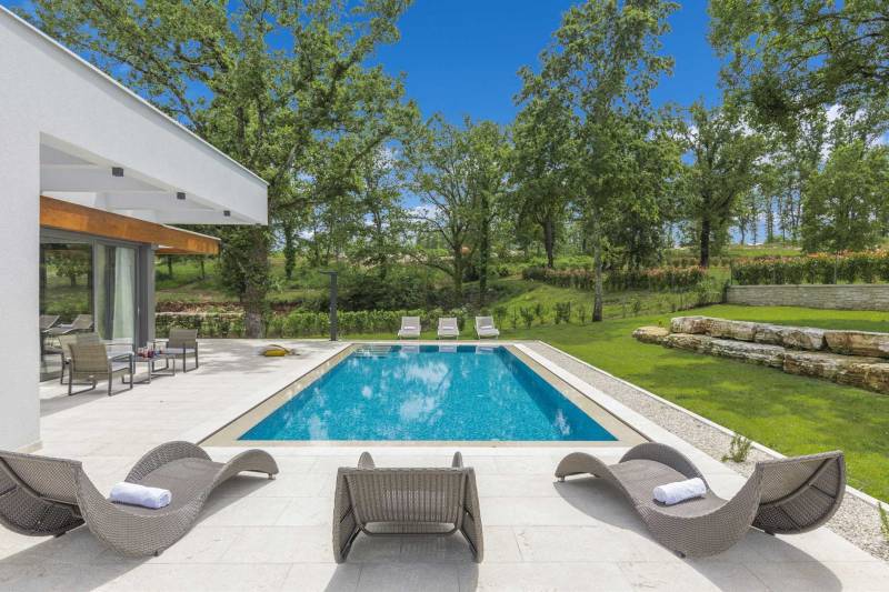 Villa Astera with Heated Pool Pazin
