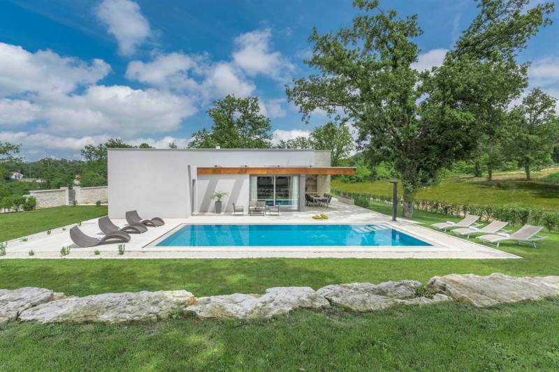 Villa Astera with Heated Pool Pazin