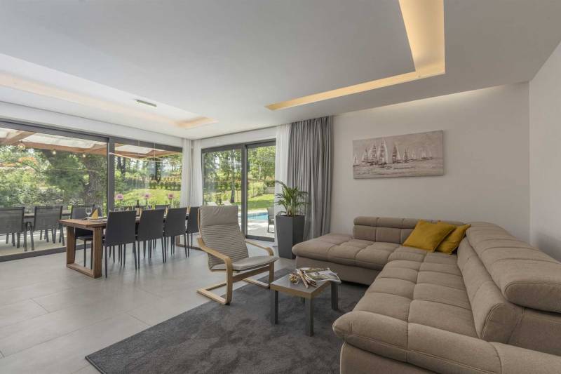 Villa Astera with Heated Pool Pazin