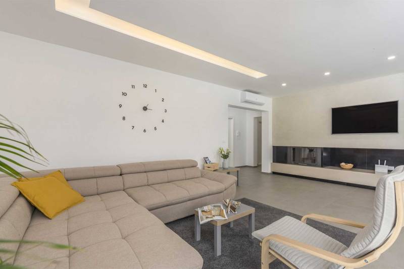 Villa Astera with Heated Pool Pazin