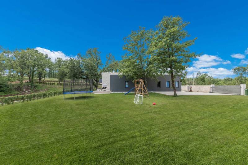 Villa Astera with Heated Pool Pazin