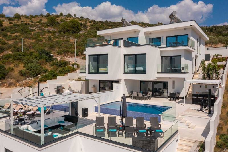 Villa Neptunia with Infinity Pool II Primošten