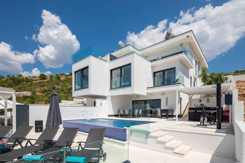 Villa Neptunia with Infinity Pool II Primošten