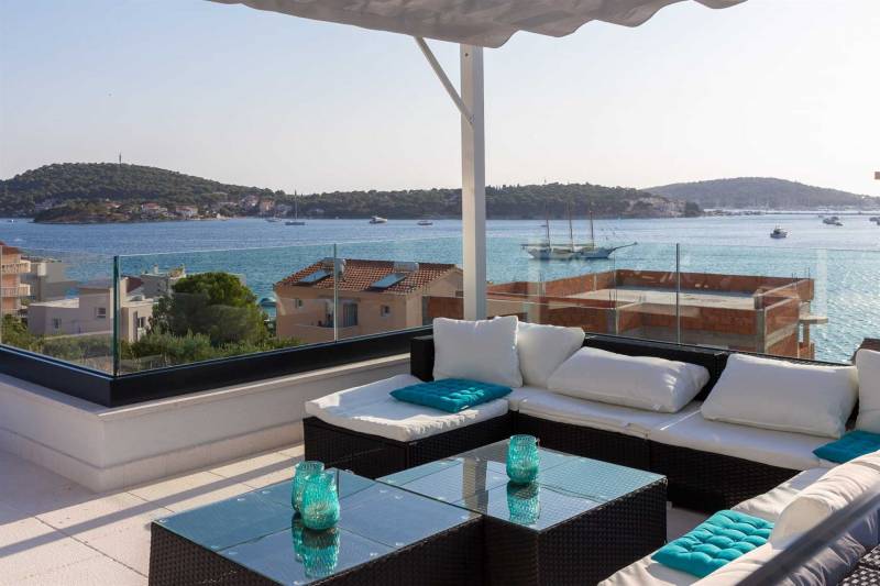 Villa Neptunia with Infinity Pool II Primošten