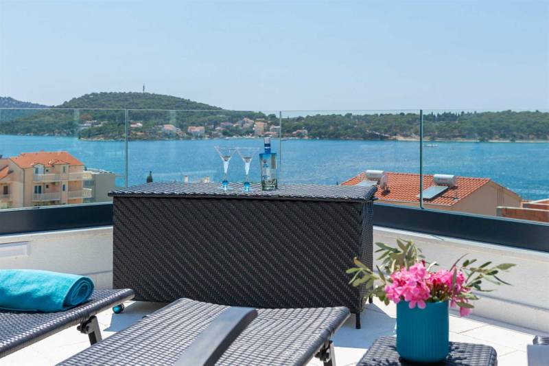 Villa Neptunia with Infinity Pool II Primošten