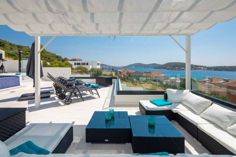 Villa Neptunia with Infinity Pool II Primošten