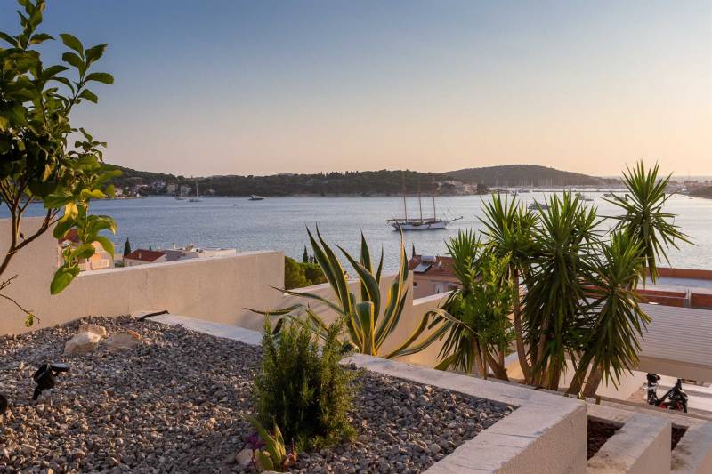 Villa Neptunia with Infinity Pool II Primošten