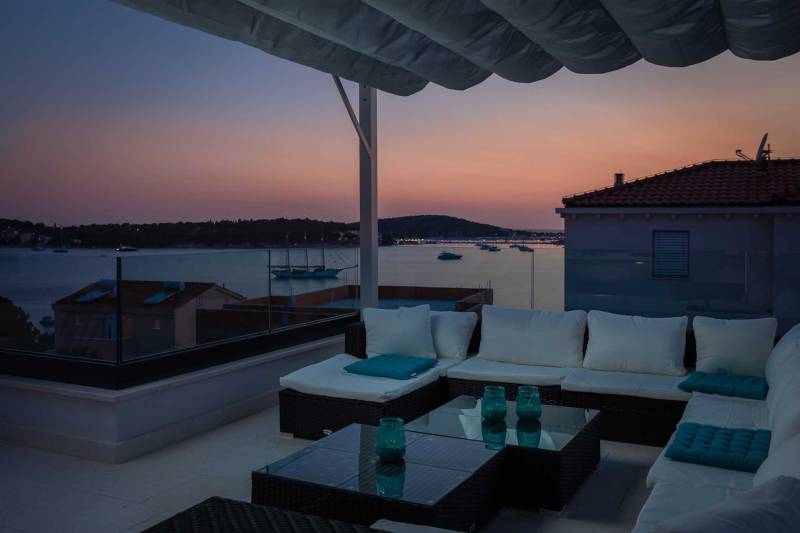 Villa Neptunia with Infinity Pool II Primošten