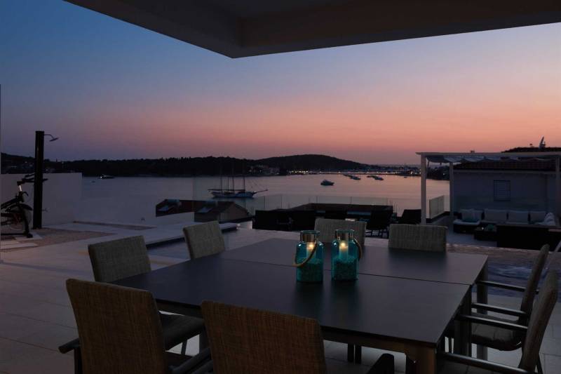 Villa Neptunia with Infinity Pool II Primošten