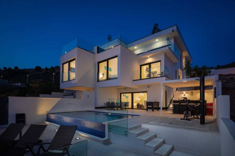 Villa Neptunia with Infinity Pool II Primošten