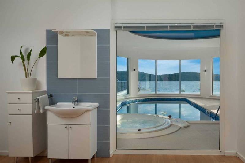 Beachfront Villa Grandissima with Pool Šibenik