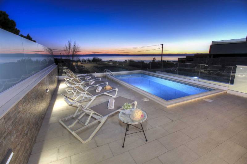 Villa Daylight with Pool for Rent in Makarska, 3-bedroom holiday villa with pool in Makarska perfect for 6