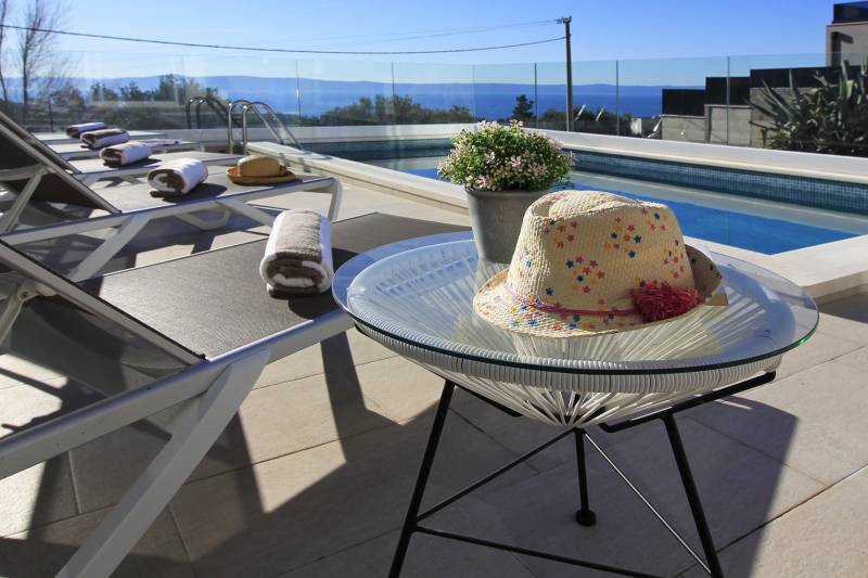 Villa Daylight with Pool Makarska